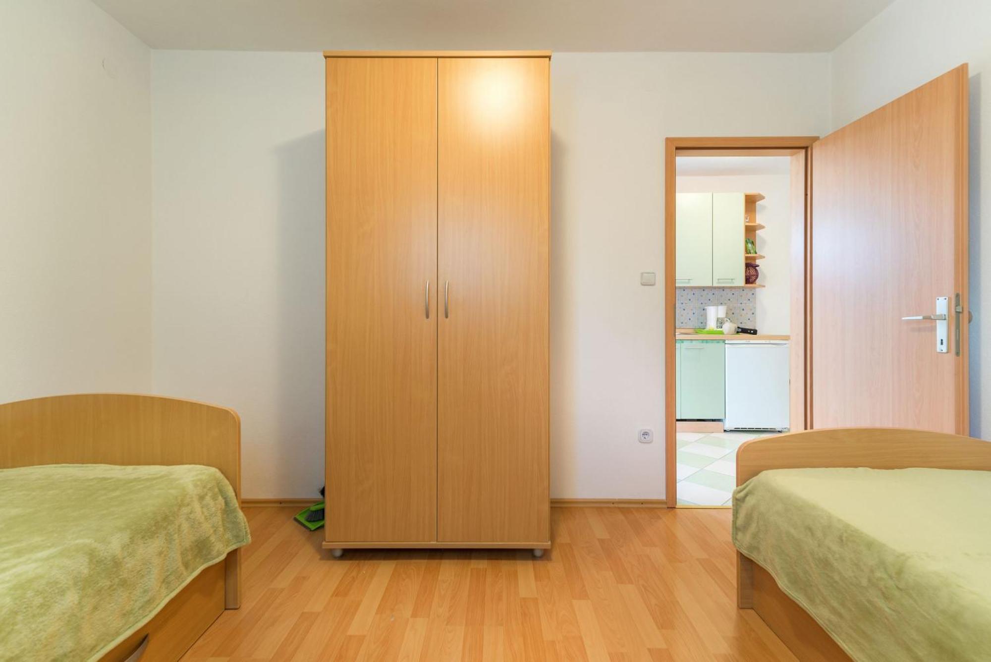 Apartments Ivanka Okrug Gornji Room photo