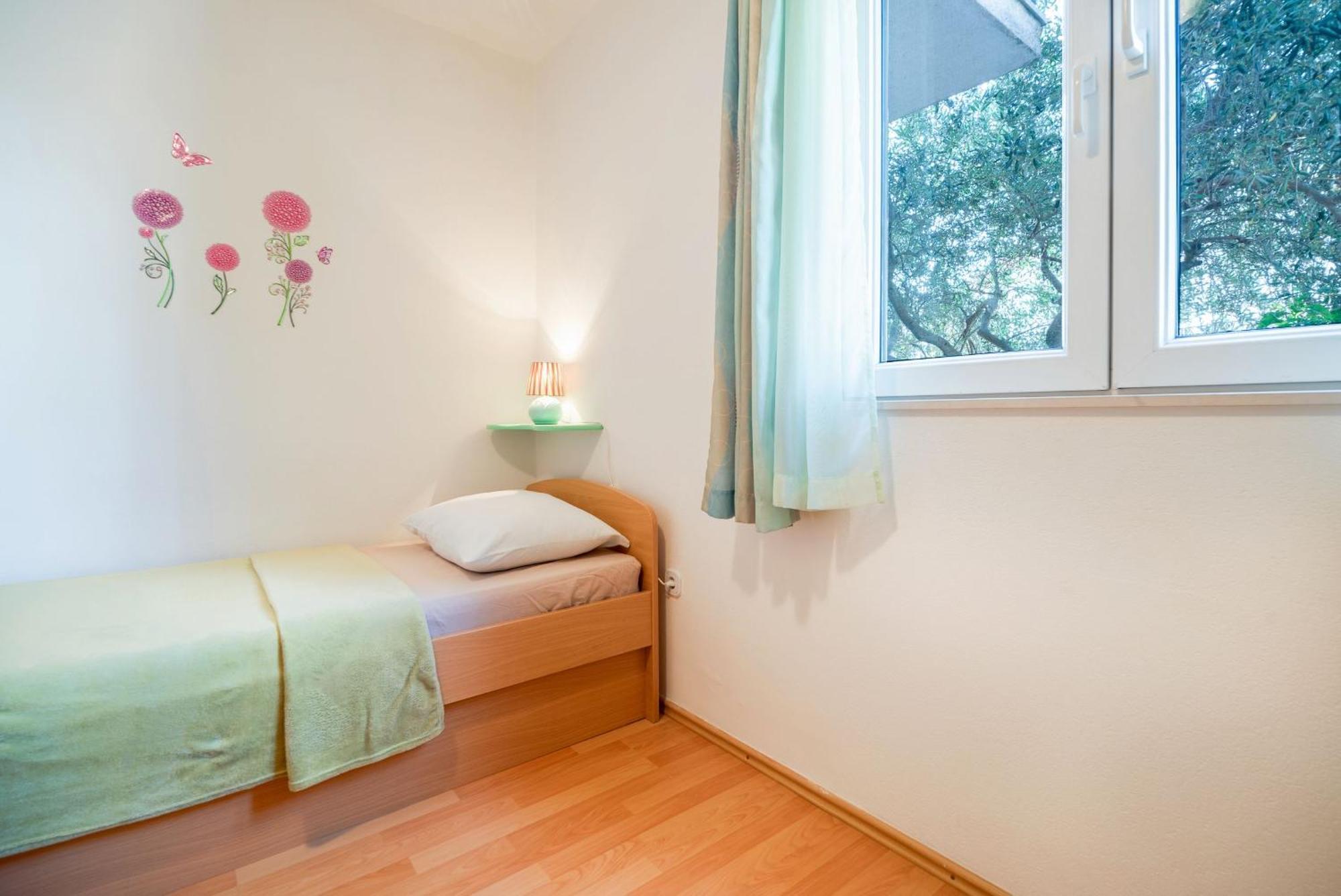 Apartments Ivanka Okrug Gornji Room photo
