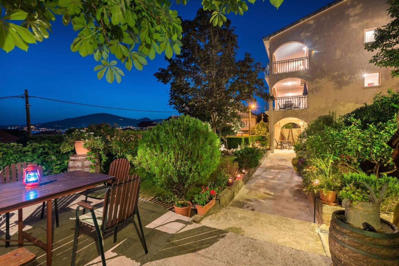 Apartments Ivanka Okrug Gornji Exterior photo