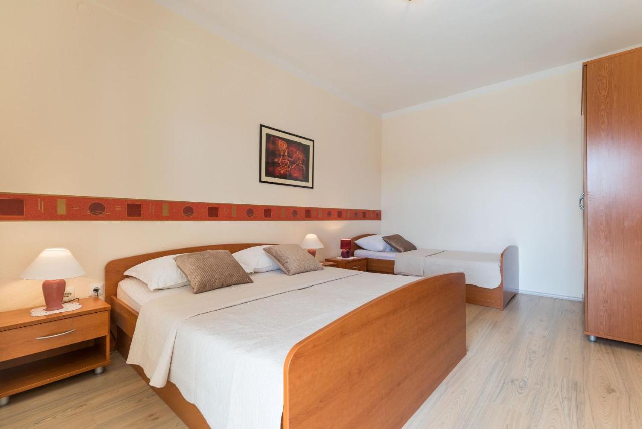 Apartments Ivanka Okrug Gornji Exterior photo
